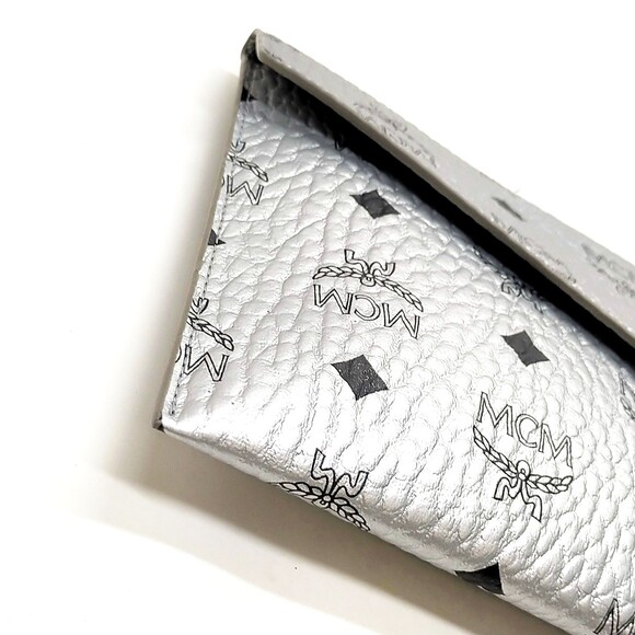 No Tariff Mcm Clutch Bag Silver Pvc #198881M24B - Picture 6 of 16